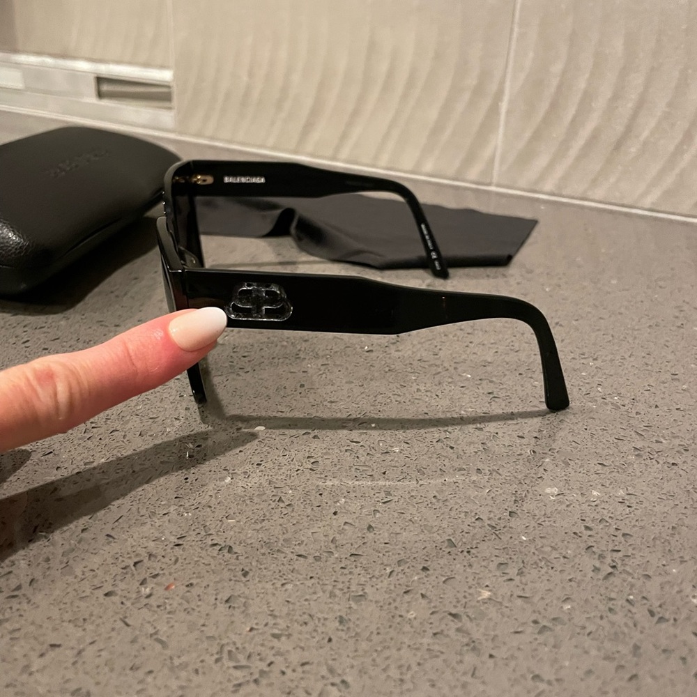 Women’s Balenciaga BB0056S Sunglasses (MISSING GOLD BB LOGO as shown in pics)